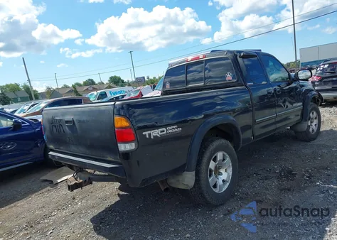 2002 Toyota Tundra Ltd V8 z USA, uszkodzony, nr VIN 5TBBT48152S276252